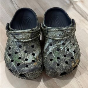 CROCS X Realtree Clogs